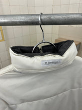 Load image into Gallery viewer, 2000s Samsonite ‘Travel Wear’ Long Hooded Puffer Parka - Size M