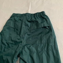 Load image into Gallery viewer, 1990s Final Home Forest Green Survival Shorts - Size M