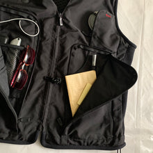 Load image into Gallery viewer, 2000s Vintage TUMI Traveler Cargo Vest - Size XL