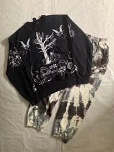Load image into Gallery viewer, aw2002 Bernhard Willhelm Embroidered Graphic Crewneck - Size M