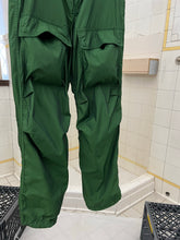 Load image into Gallery viewer, ss2007 Issey Miyake Green Textured Nylon Tactical Pants - Size M