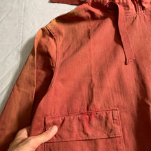 Load image into Gallery viewer, 1940s Vintage WW2 US Navy Faded Red Gunner Smock - Size L