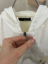Load image into Gallery viewer, 2000s Samsonite 'Travel Wear' White Windbreaker with Bill Brimmed Hood - Size M