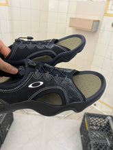 Load image into Gallery viewer, 2000s Oakley ‘Big Smoke’ Sandals in Black - Size 12.5 US