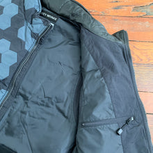 Load image into Gallery viewer, aw2002 Issey Miyake Thinsulate Down Honeycomb Vest - Size M