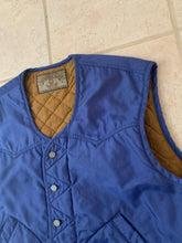 Load image into Gallery viewer, 1990s Armani Quilted Textured Nylon Vest - Size L