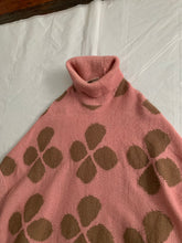 Load image into Gallery viewer, aw1996 CDG Cropped Flower Intarsia Sweater - Size M