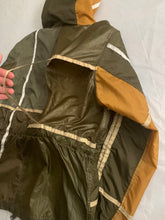Load image into Gallery viewer, 2000s Vintage Jipijapa British Reconstructed Parachute Fabric Jacket - Size L
