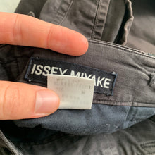 Load image into Gallery viewer, 1990s Issey Miyake Flight Cargo Pants - Size M