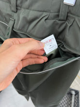 Load image into Gallery viewer, 2000s Jipijapa Snowpants with Backpocket Zipper Opening - Size L
