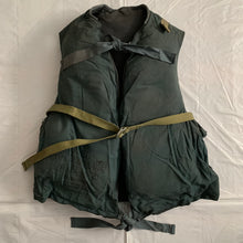 Load image into Gallery viewer, 1940s Vintage WW2 US Kapok Life Jacket - Size OS