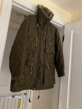 Load image into Gallery viewer, 1990s Armani Olive Quilted M65 Field Jacket with Fur Collar - Size M