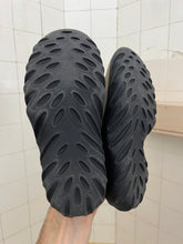 Load image into Gallery viewer, 2000s Oakley ‘Bobbie’ Clogs - Size W6 US