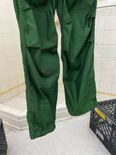 Load image into Gallery viewer, ss2007 Issey Miyake Green Textured Nylon Tactical Pants - Size M