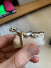 Load image into Gallery viewer, aw2016 Takahiromiyashita The Soloist .925 Sterling Silver Gecko Ring - Size OS