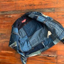 Load image into Gallery viewer, ss2015 Junya Watanabe x Levi's Indigo Boro Trucker Jacket - Size M