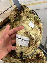 Load image into Gallery viewer, 1998 General Research Camo Netting Cargo Shorts - Size M