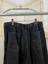 Load image into Gallery viewer, 2000s Yohji Yamamoto Wide Leg Cropped Trousers - Size L