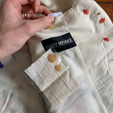 Load image into Gallery viewer, ss1995 Issey Miyake Embroidered Sakura Tree Blazer - Size L