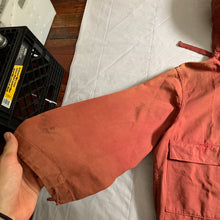 Load image into Gallery viewer, 1940s Vintage WW2 US Navy Faded Red Gunner Smock - Size L