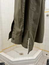 Load image into Gallery viewer, 1990s Final Home Coated Cotton Military Shirt with Velcro Pocket Detail - Size M