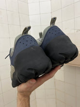 Load image into Gallery viewer, 2000s Oakley ‘Nail’ Low Top in Blue - Size 12 US
