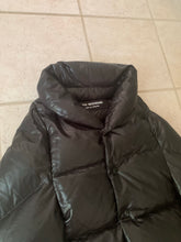 Load image into Gallery viewer, aw2004 Junya Watanabe Black C Shaped Cropped Down Puffer - Size M