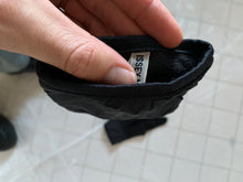 Load image into Gallery viewer, ~aw2000 Issey Miyake Black Technical Gloves - Size OS