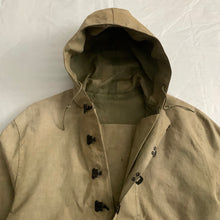 Load image into Gallery viewer, 1940s Vintage WW2 US Navy Faded Khaki Smock - Size L