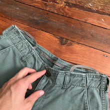 Load image into Gallery viewer, 1999 General Research Faded Sage Ripstop Cargo Pants - Size M