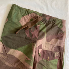 Load image into Gallery viewer, 1940s Vintage WW2 British SAS Brush Camo Pants - Size XXL