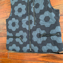 Load image into Gallery viewer, aw2002 Issey Miyake Thinsulate Down Honeycomb Vest - Size M