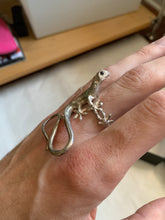 Load image into Gallery viewer, aw2016 Takahiromiyashita The Soloist .925 Sterling Silver Gecko Ring - Size OS