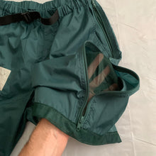Load image into Gallery viewer, 1990s Final Home Forest Green Survival Shorts - Size M