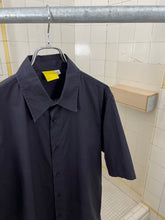 Load image into Gallery viewer, 2000s Mandarina Duck 'Light Fiberduck' Short Sleeve Shirt - Size L