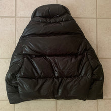 Load image into Gallery viewer, aw2004 Junya Watanabe Black C Shaped Cropped Down Puffer - Size M