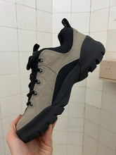 Load image into Gallery viewer, 2000s Oakley ‘Nail’ Low Top in Sand - Size 12 US