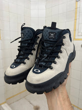 Load image into Gallery viewer, 2000s Oakley ‘Nail’ Mid Sneaker - Size 7 US