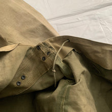 Load image into Gallery viewer, 1940s Vintage WW2 US Navy Faded Khaki Smock - Size L