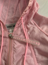 Load image into Gallery viewer, ss2000 Issey Miyake Pink Translucent Mesh Technical Jacket - Size M