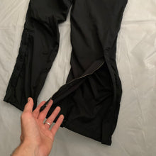Load image into Gallery viewer, ss2007 Issey Miyake Textured Nylon Tactical Black Pants - Size L
