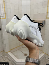 Load image into Gallery viewer, 2000s Oakley ‘Shoethree’ Lace-Up Sneakers in White - Size 7 US