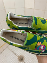 Load image into Gallery viewer, ss2000 Issey Miyake x Takashi Murakami Green Slip-ons - Size 9 US