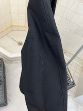 Load image into Gallery viewer, Late 1990s Mandarina Duck Hooded Egg Cell Padded Parka - Size M