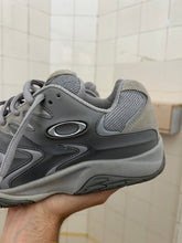 Load image into Gallery viewer, 2000s Oakley ‘Code Red’ Sneakers in Grey - Size 10 US