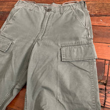 Load image into Gallery viewer, 1999 General Research Faded Sage Ripstop Cargo Pants - Size M