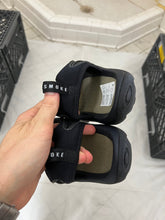 Load image into Gallery viewer, 2000s Oakley ‘Big Smoke’ Sandals in Black - Size 12.5 US