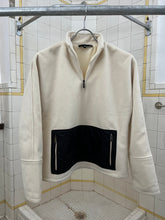 Load image into Gallery viewer, 2000s Samsonite ‘Travel Wear’ White Fleece Pullover - Size S