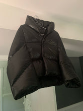 Load image into Gallery viewer, aw2004 Junya Watanabe Black C Shaped Cropped Down Puffer - Size M