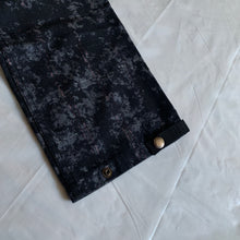 Load image into Gallery viewer, ss2005 Junya Watanabe Digi Camo Dyed Pants - Size L